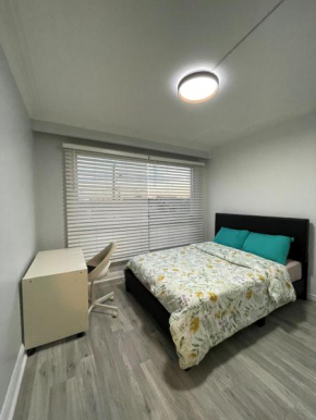 Toronto Full Bed in a Room - Midtown